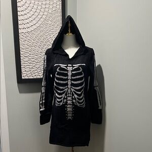 Hot Topic Black and White Skeleton Hoodie